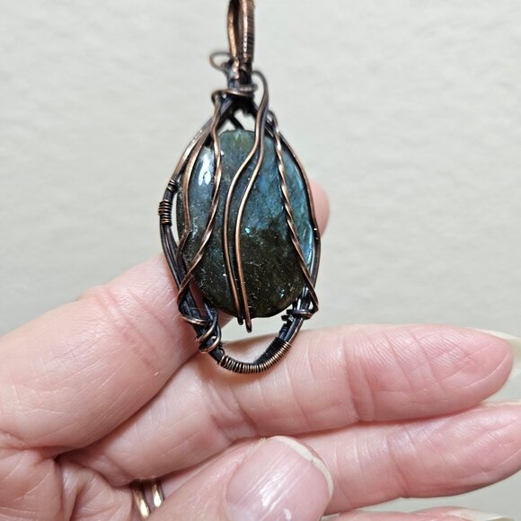 Handmade Copper Wire Wrapped Labradorite Pendant with Copper beads - Picture 7 of 10